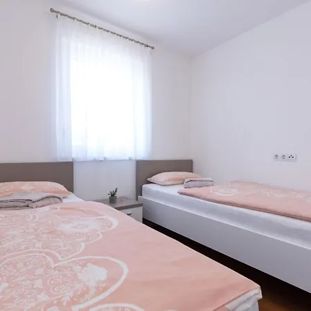 Niko 2 By Interhome Apartment Vantacici