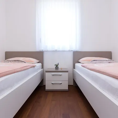 Appartement Niko 2 By Interhome Vantacici